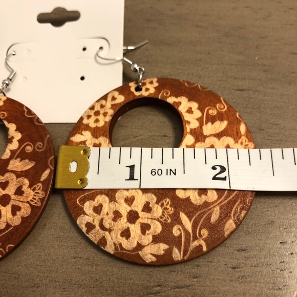 Floral Wooden Brown and Tan Circular Fashion Jewelry Earrings - Picture 7 of 8